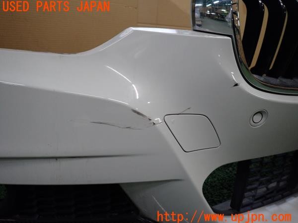 3UPJ=9236530048]BMW 330e Mスポーツ(8E20 F30)LCI 純正 フロントバンパー 社外カーボンアンダースポイラー付き 中古_2