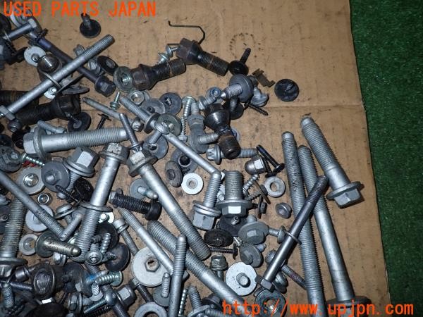 3UPJ=9236530720]BMW 330e Mスポーツ(8E20 F30)LCI ネジ・ナット・ステー類 セット ジャンク_2