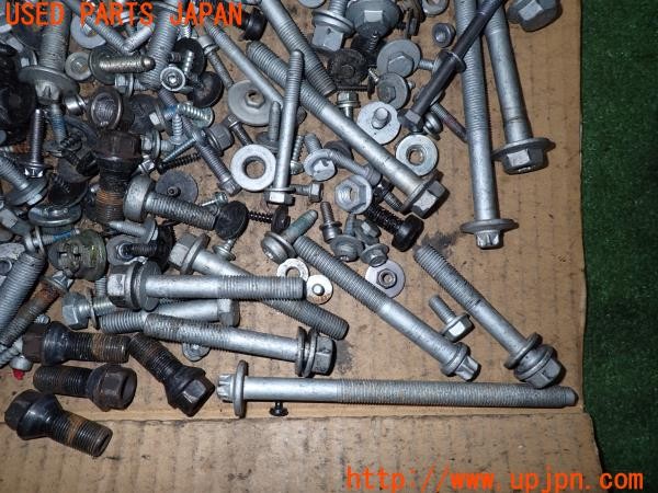 3UPJ=9236530720]BMW 330e Mスポーツ(8E20 F30)LCI ネジ・ナット・ステー類 セット ジャンク_3