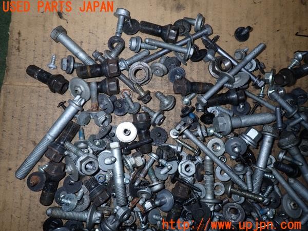 3UPJ=9236530720]BMW 330e Mスポーツ(8E20 F30)LCI ネジ・ナット・ステー類 セット ジャンク_5