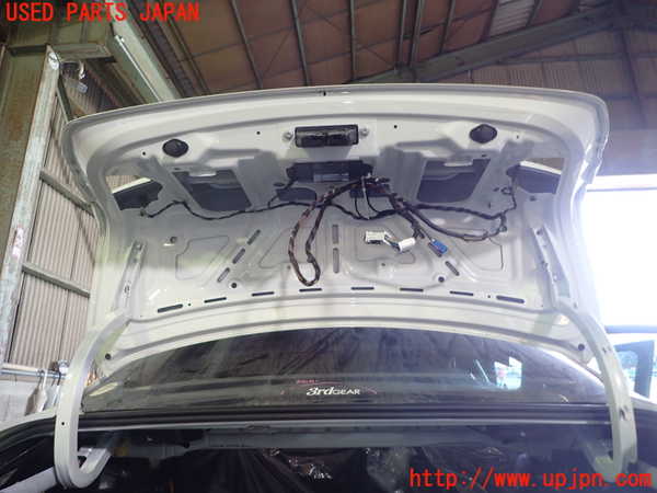 1UPJ-9236531500]BMW 330e(8E20)トランク 中古_4