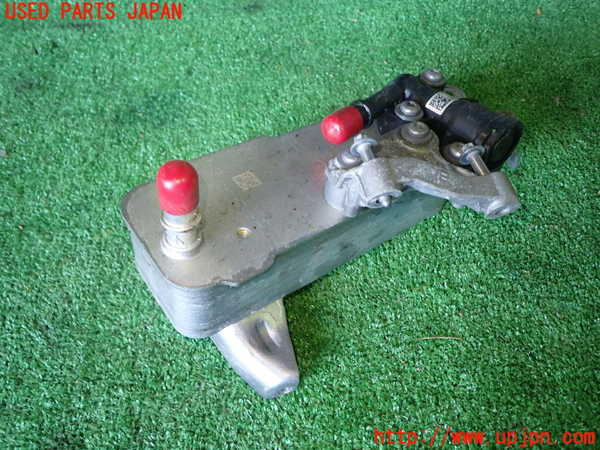 1UPJ-9236532481]BMW 330e(8E20)オイルクーラー1 中古_3