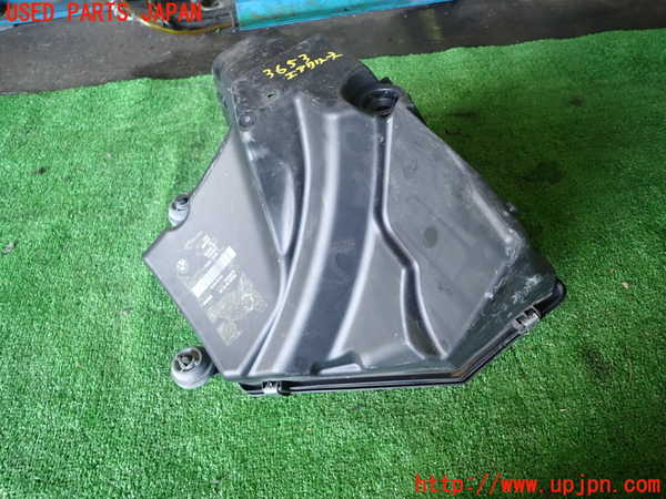 1UPJ-9236532560]BMW 330e(8E20)エアクリーナーボックス 中古_3