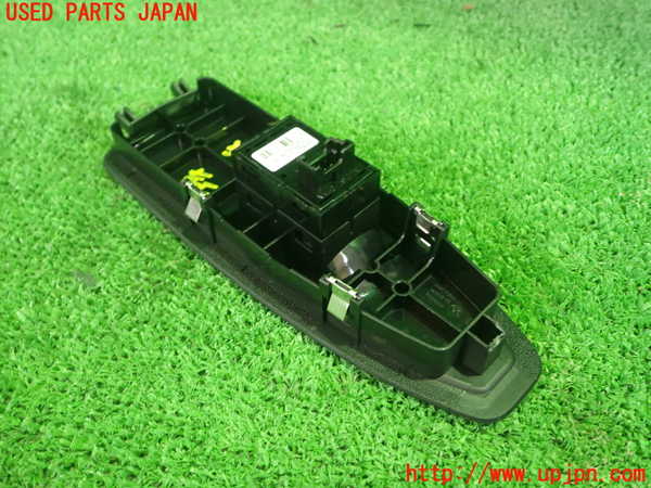 1UPJ-9236536245]BMW 330e(8E20)左前パワーウィンドウスイッチ 中古_2