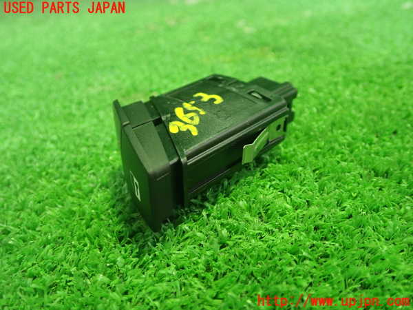 1UPJ-9236536290]BMW 330e(8E20)ハザードスイッチ 中古_2