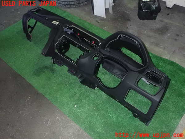 1UPJ-9236537505]BMW 330e(8E20)ダッシュボード 中古_2