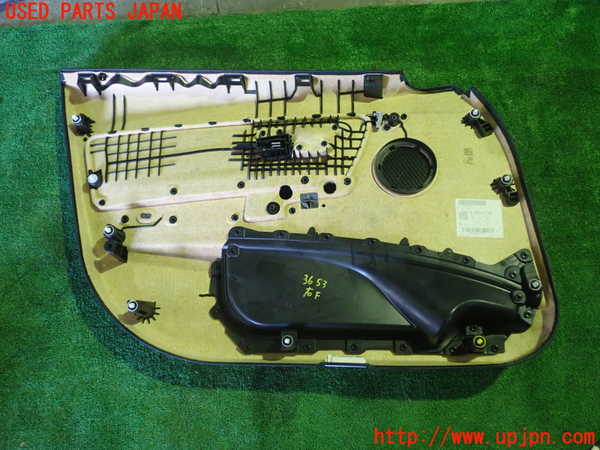 1UPJ-9236531234]BMW 330e(8E20)右前ドア内張り 中古_5