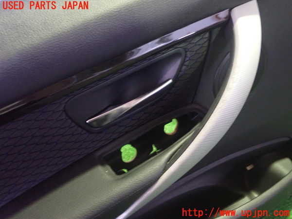 1UPJ-9236531264]BMW 330e(8E20)左前ドア内張り 中古_4