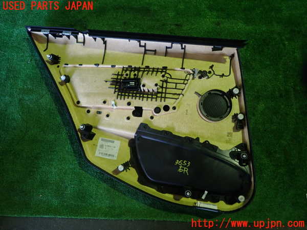 1UPJ-9236531294]BMW 330e(8E20)右後ドア内張り 中古_4