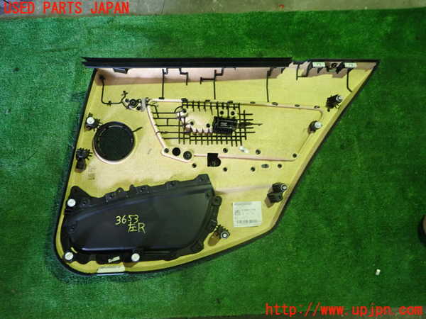 1UPJ-9236531324]BMW 330e(8E20)左後ドア内張り 中古_4