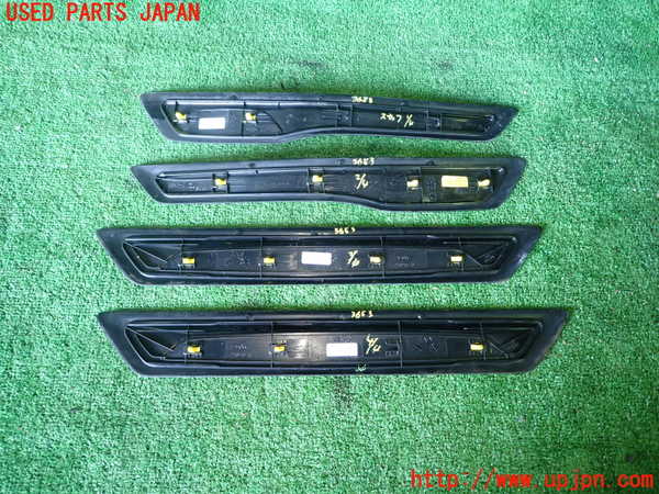 1UPJ-9236537740]BMW 330e(8E20)スカッフプレート 中古_2