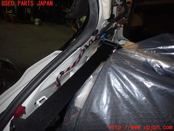 1UPJ-9236537155]BMW 330e(8E20)右2列目シートベルト 中古_2