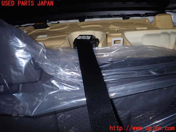 1UPJ-9236537135]BMW 330e(8E20)真中2列目シートベルト 中古_2