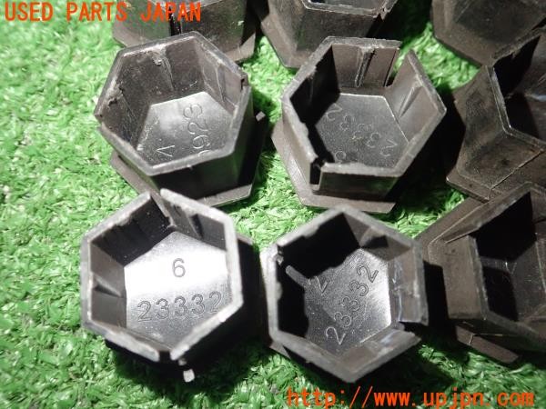3UPJ=9236540974]プジョー 208(P21HN05)前期 純正？ ホイールボルトキャップ ナットキャップ 16個 中古_4