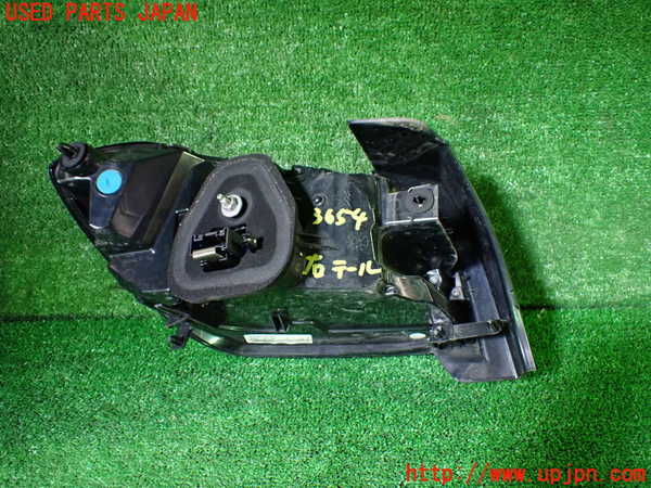 1UPJ-9236541530]プジョー・208(P21HN05)右テールランプ 中古_2