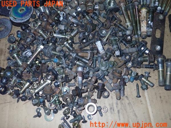3UPJ=9236550720]ビッグホーン プレジール ロング(UBS73GW)後期 ネジ・ナット・ステー類 セット ジャンク_4