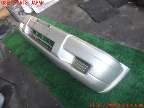 2UPJ-9236551010]ビッグホーン(UBS73GW)フロントバンパー 中古_3