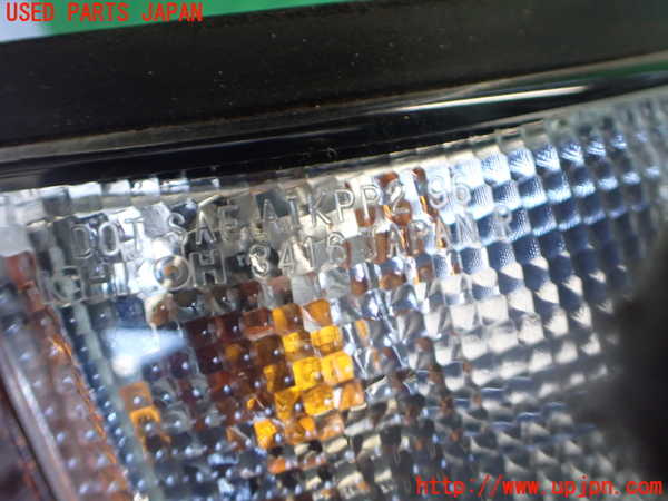 2UPJ-9236551150]ビッグホーン(UBS73GW)右コーナーランプ 中古_2