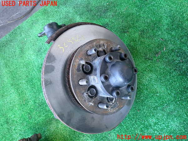 2UPJ-9236554290]ビッグホーン(UBS73GW)右フロントナックルハブ 中古_2