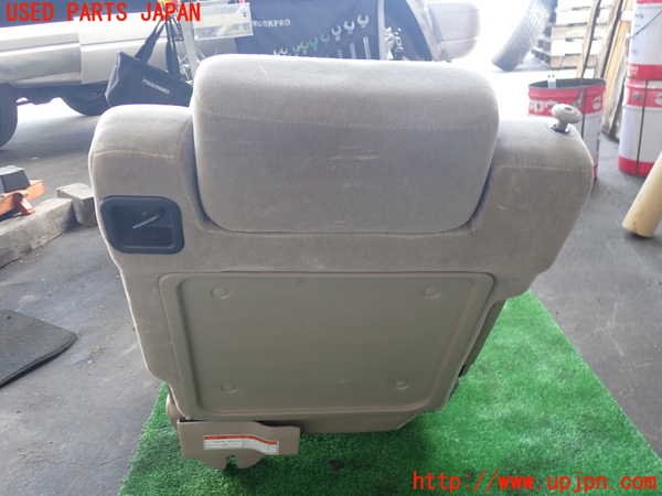 2UPJ-9236557145]ビッグホーン(UBS73GW)右2列目シート 中古_5