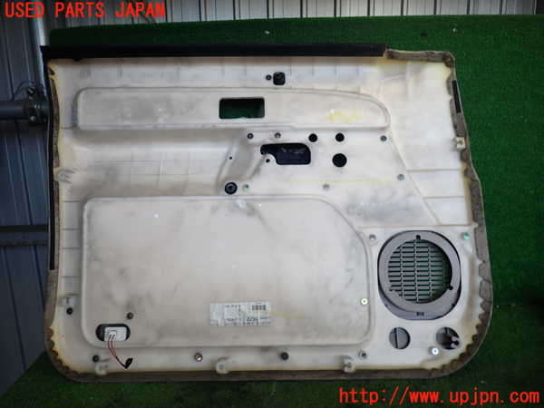 2UPJ-9236551234]ビッグホーン(UBS73GW)右前ドア内張り 中古_4