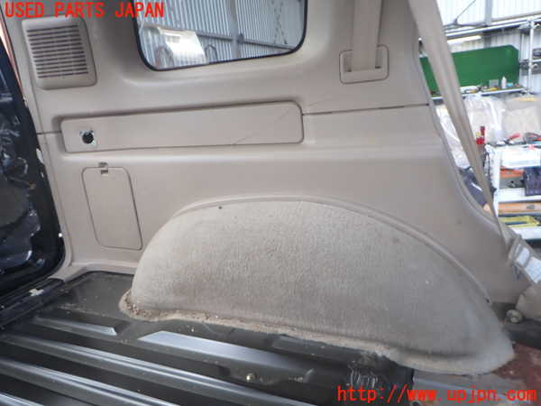 2UPJ-9236557680]ビッグホーン(UBS73GW)左リアピラートリム 中古_3