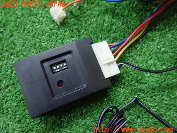 3UPJ=9236560512]アバルト 124スパイダー(NF2EK)amon エーモン フットライト フロアライト 足元灯 LED 白色 中古_4