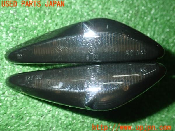3UPJ=9236560530]アバルト 124スパイダー(NF2EK)社外 サイドマーカー スモークレンズ 左右 中古_3
