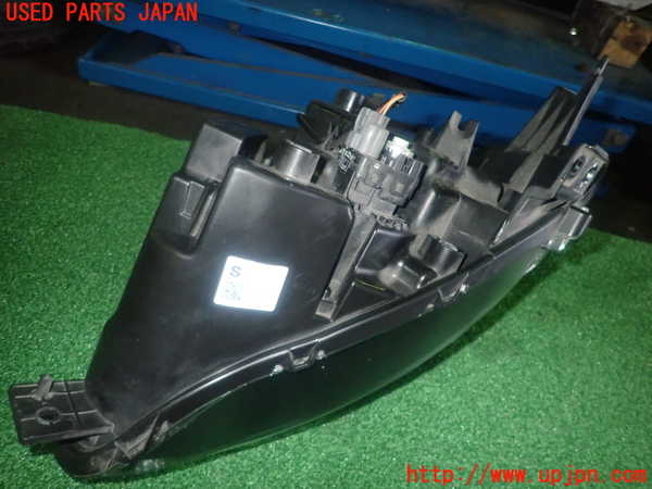 1UPJ-9236561132]アバルト・124スパイダー(NF2EK)左ヘッドライト LED 中古_3