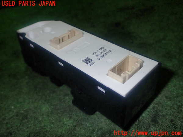 1UPJ-9236566240]アバルト・124スパイダー(NF2EK)右パワーウィンドウスイッチ 中古_3