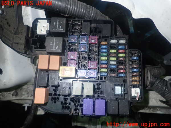 1UPJ-9236566741]アバルト・124スパイダー(NF2EK)ヒューズボックス1 中古_2
