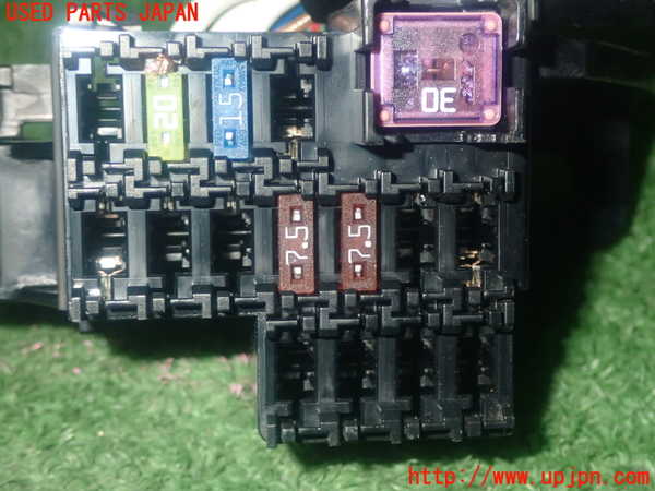 1UPJ-9236566742]アバルト・124スパイダー(NF2EK)ヒューズボックス2 中古_4