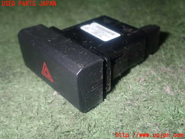 1UPJ-9236566290]アバルト・124スパイダー(NF2EK)ハザードスイッチ 中古_2