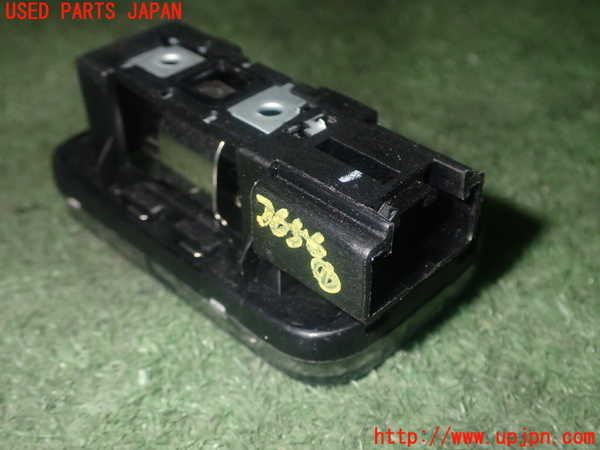 1UPJ-9236566411]アバルト・124スパイダー(NF2EK)ルームランプ1 (1列目真中) 中古_3