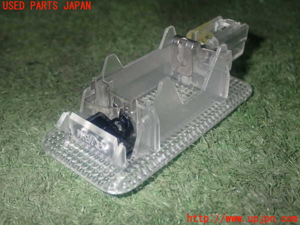 1UPJ-9236566412]アバルト・124スパイダー(NF2EK)ルームランプ2 (ラゲッジ左) 中古_2