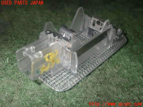 1UPJ-9236566412]アバルト・124スパイダー(NF2EK)ルームランプ2 (ラゲッジ左) 中古_3