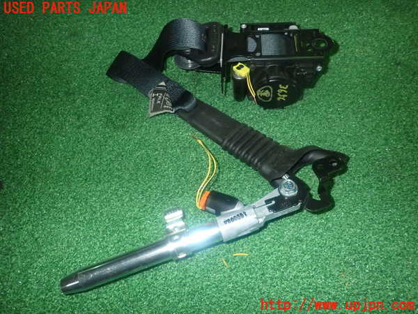 1UPJ-9236567045]アバルト・124スパイダー(NF2EK)運転席シートベルト 中古_2