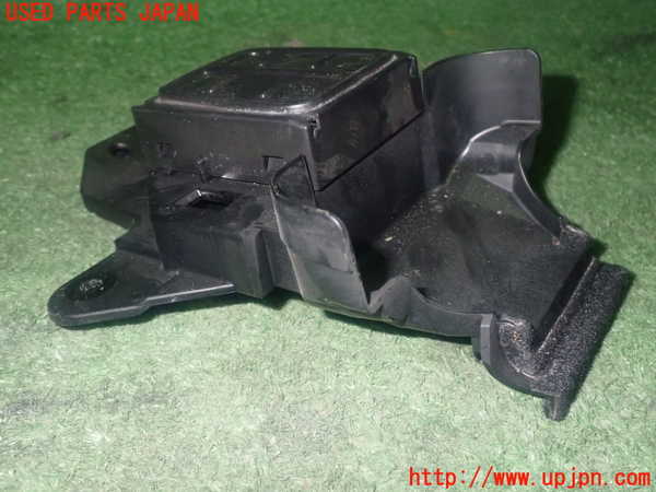 1UPJ-9236567810]アバルト・124スパイダー(NF2EK)ドリンクホルダー 中古_2