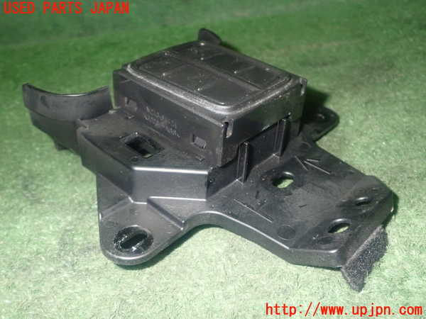 1UPJ-9236567810]アバルト・124スパイダー(NF2EK)ドリンクホルダー 中古_3