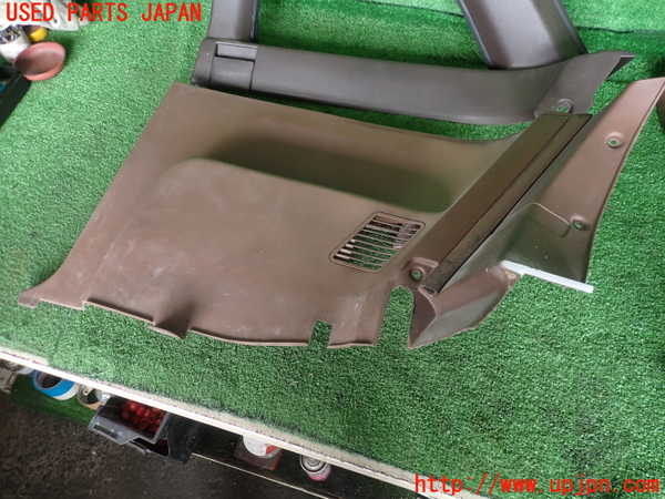 2UPJ-9236577675]アルシオーネ(AX7)右リアピラートリム 中古_3