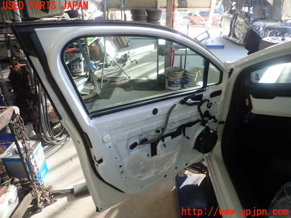 1UPJ-9236591260]ルノー・ルーテシア(クリオ)(BJAH5H)左前ドア 中古 SISECAM M352 43R-00097_3