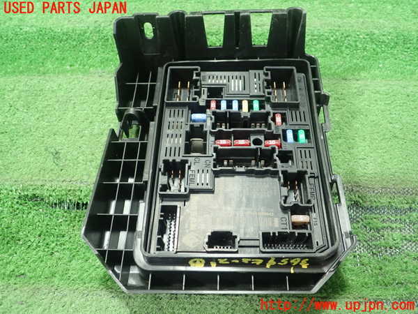 1UPJ-9236596741]ルノー・ルーテシア(クリオ)(BJAH5H)ヒューズボックス1(EGルーム内助手席側) 中古_2