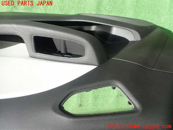 1UPJ-9236591234]ルノー・ルーテシア(クリオ)(BJAH5H)右前ドア内張り 中古_2