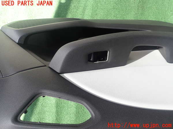 1UPJ-9236591264]ルノー・ルーテシア(クリオ)(BJAH5H)左前ドア内張り 中古_2