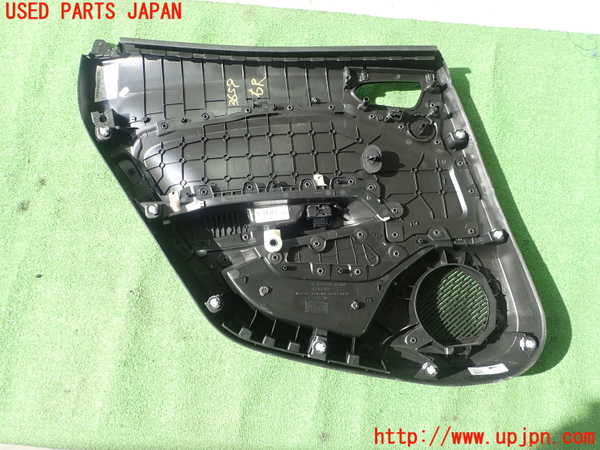 1UPJ-9236591294]ルノー・ルーテシア(クリオ)(BJAH5H)右後ドア内張り 中古_3