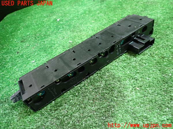 1UPJ-9236606306]ジャガー・XKシリーズ(J413A)スイッチ1 (DSC OFF、シートヒーター、フォグ、ハザード) 中古_2