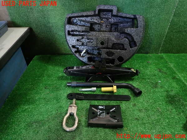 1UPJ-9236607805]ジャガー・XKシリーズ(J413A)車載工具 中古_2