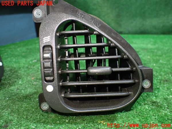 1UPJ-9236607526]ジャガー・XKシリーズ(J413A)エアコン吹き出し口1 (右) 中古_4