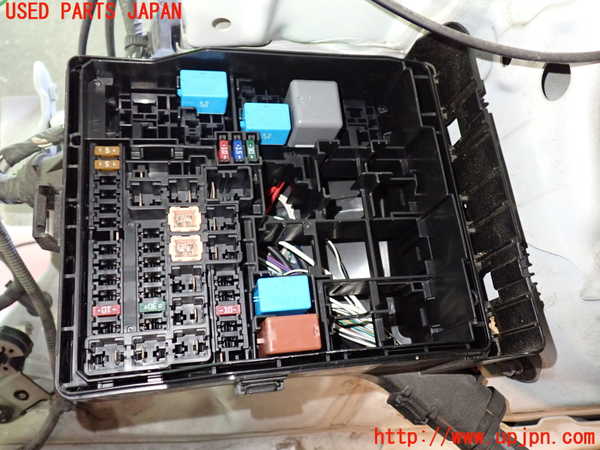 1UPJ-9236616742]アルファード(AGH30W)ヒューズボックス2 中古_2
