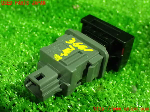1UPJ-9236616290]アルファード(AGH30W)ハザードスイッチ 中古_2